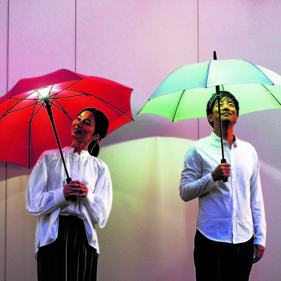 【ららぽーと横浜店】LEDライト付きで雨の夜道でも明るく安心な傘